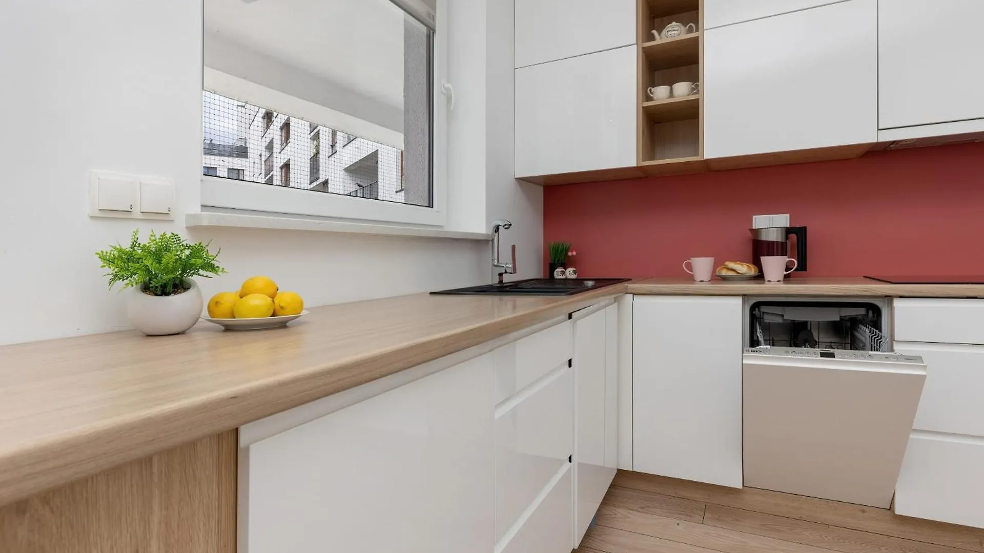 Cosy Apartment With Parking Nowaka-Jezioranskiego Praga By Noclegi Renters Varsóvia