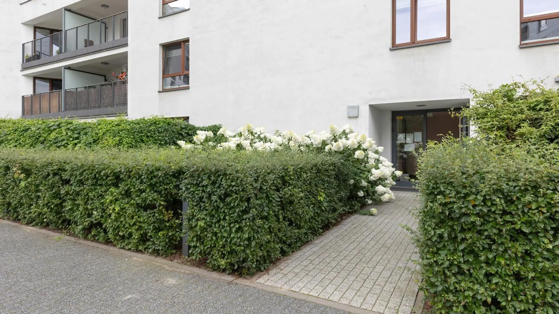Cosy Apartment With Parking Nowaka-Jezioranskiego Praga By Noclegi Renters Varsóvia