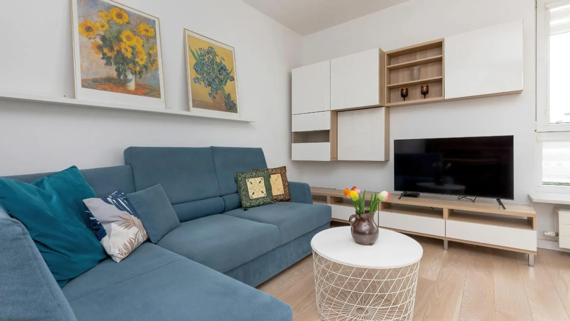 Cosy Apartment With Parking Nowaka-Jezioranskiego Praga By Noclegi Renters Varsóvia